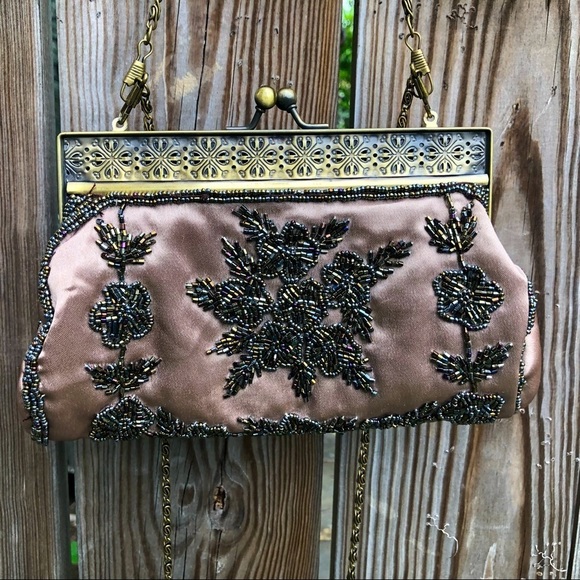 (SOLD) VINTAGE beaded beauty - Picture 12 of 16